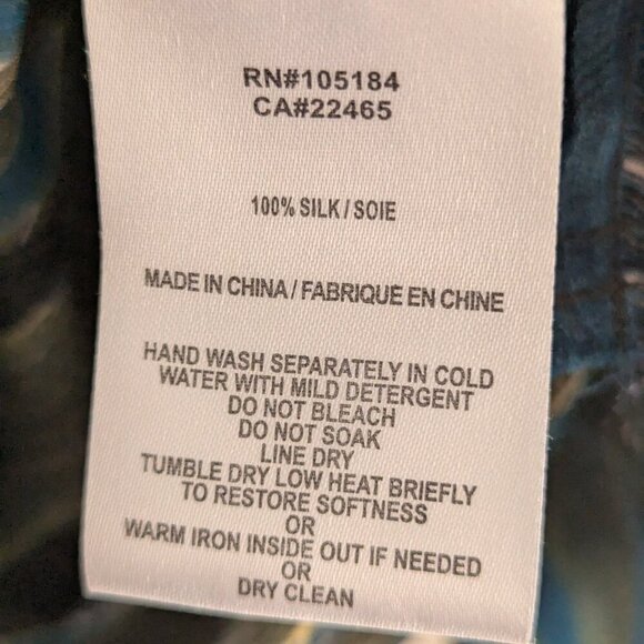 Go> by GoSilk abstract pattern snap button blouse - Picture 8 of 9